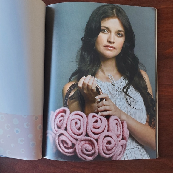 Ella Rae Felted Bags Pattern Book 2 - Picture 7 of 16